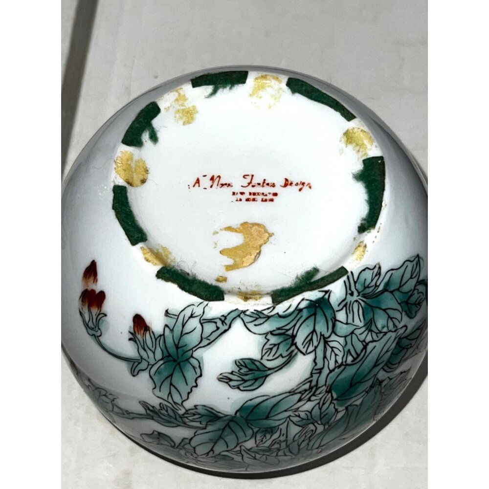 Nora Fenton Designs Hibiscus Flowers and Bees White background Porcelain Vase - Picture 8 of 9
